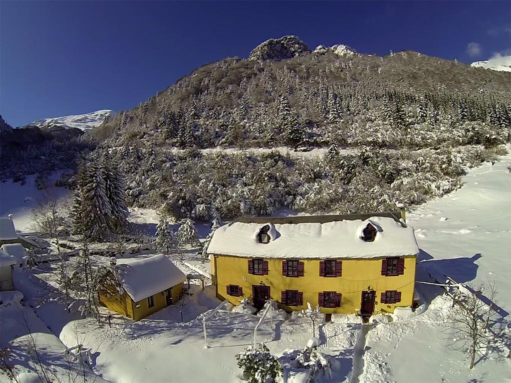 Gite Auberge Les Cascades La Mongie Exterior photo